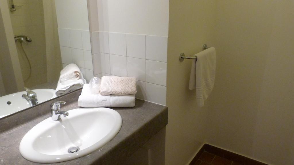 Vvf Gers Gascogne Hotel Mauvezin  Bagian luar foto